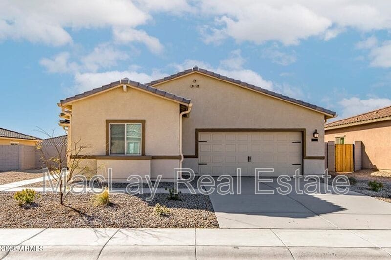 Primary Photo - 627 N Crowned Dove Trail