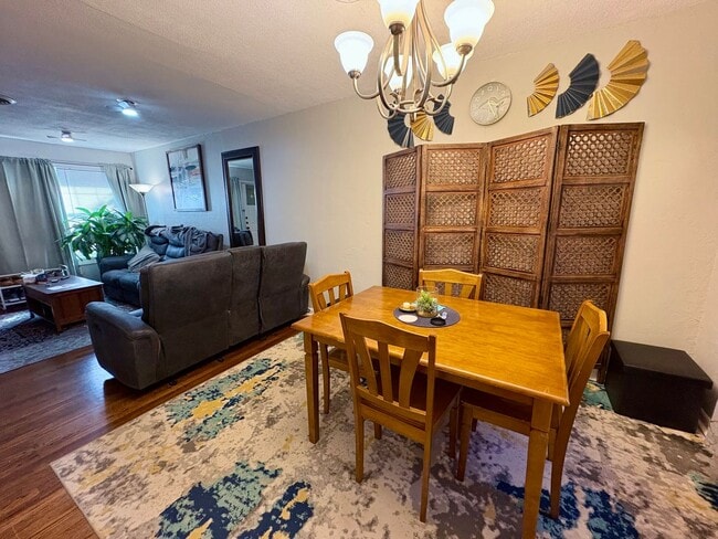 Foto del edificio - Adorable in Arlington: 3- Bedrooms 1- Bathroom 1- Car Garage