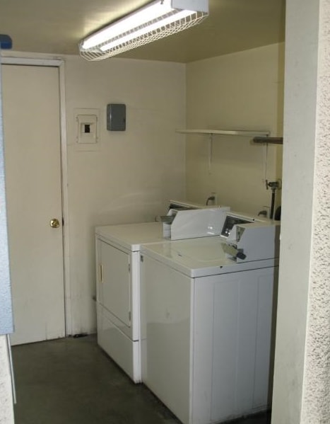 Building Photo - 15 Los Higos St