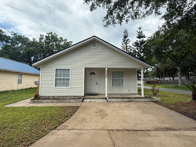 Building Photo - 324 Lena St