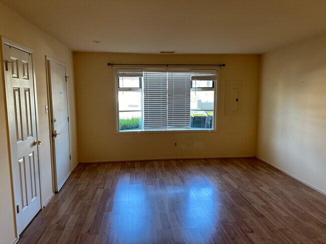 Building Photo - 2020 Jason Dr