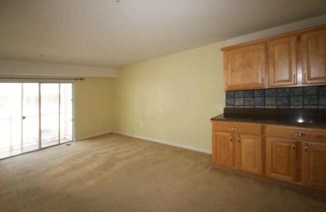 Foto del edificio - 1019 Treeland Way