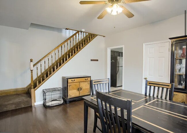Building Photo - 2615 Penbrook Ave