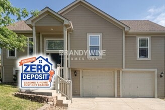 Building Photo - 803 SW Hilltop Ct