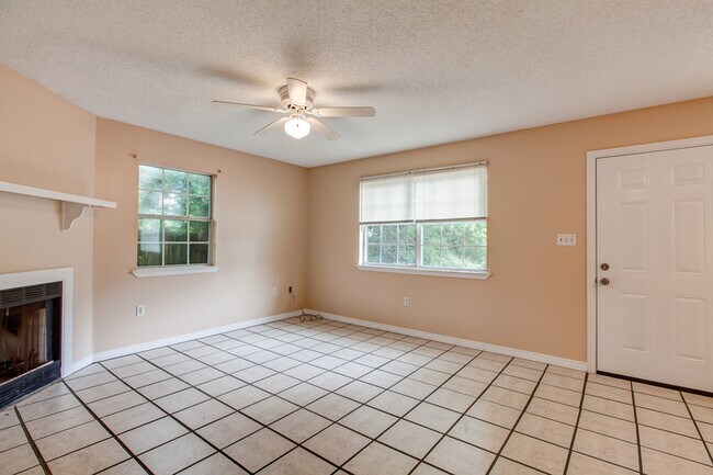 Foto del edificio - 5596 Daugherty Rd