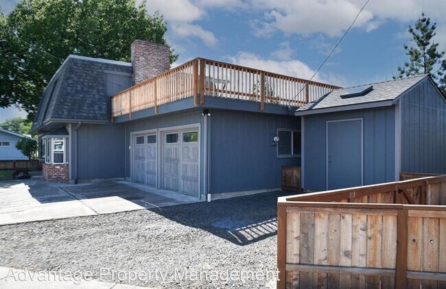 Foto del edificio - 3 br, 1.5 bath House - 2112 Applegate Street