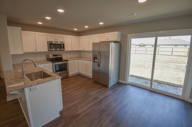 Building Photo - Nice  3 Bed 2 Bath Home in Farmington!