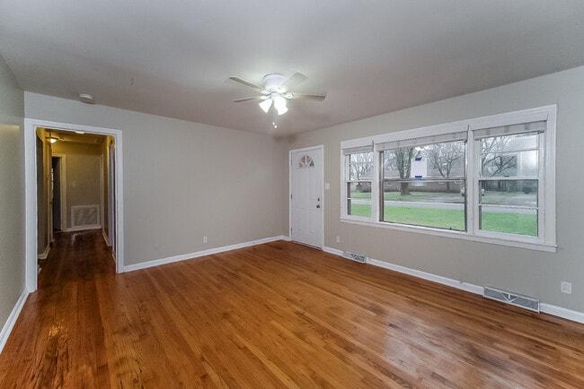 Building Photo - 4610 Rutledge Dr NW