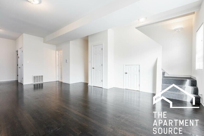 Foto del edificio - 2438 N Ashland Ave