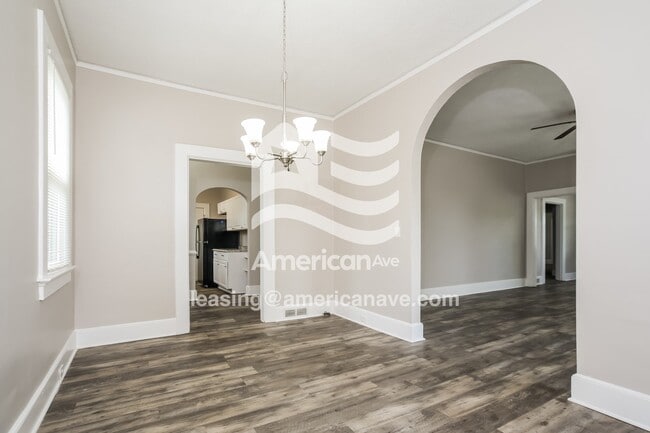 Building Photo - 2116 Pinehurst Rd