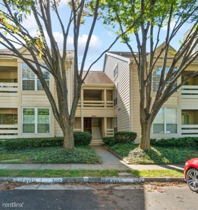 Building Photo - 4561 Interlachen Ct