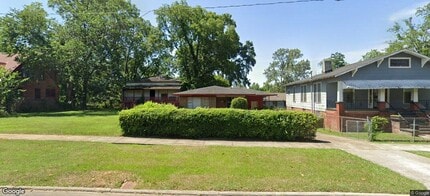 Building Photo - 205 10th Ave N