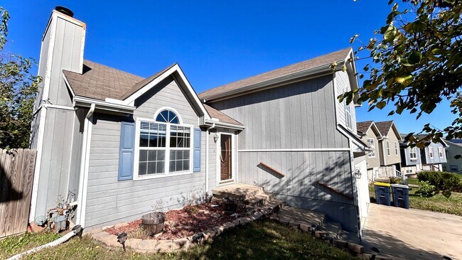 Foto del edificio - COMING SOON- 3bd/2bath Home North of the River!!