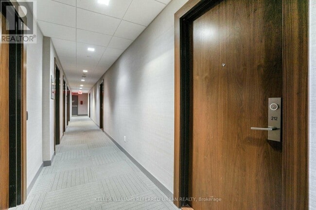 Building Photo - 8 Mercer St