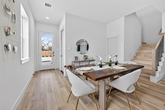 Foto del edificio - 975 Highland Lgt Ln