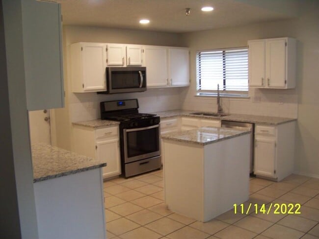 Foto del edificio - Single story 3 bedroom 2 bath home in Gracywoods