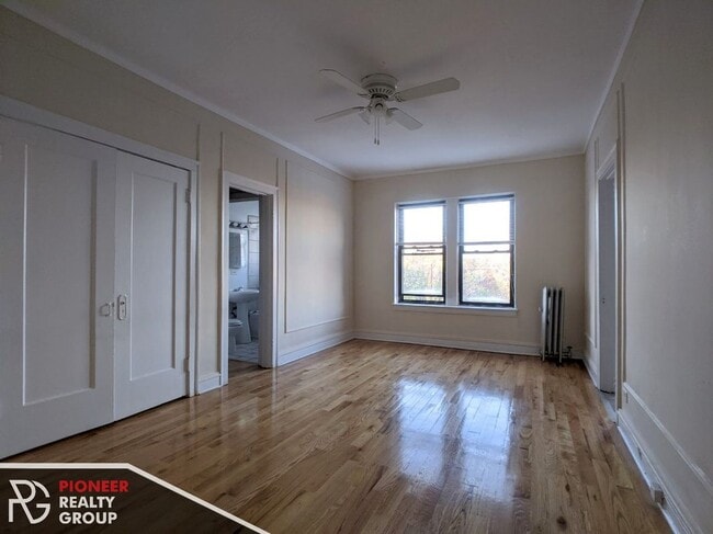 Building Photo - 4851 N Damen Ave
