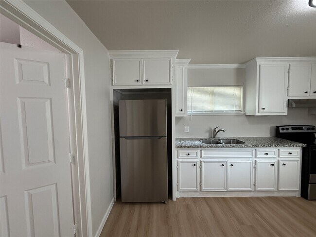 Foto del edificio - 7427 Avenue I