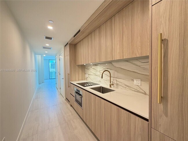 Foto del edificio - 77 SE 5th St