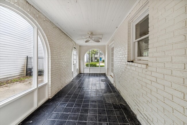 Building Photo - 2030 Colquitt St