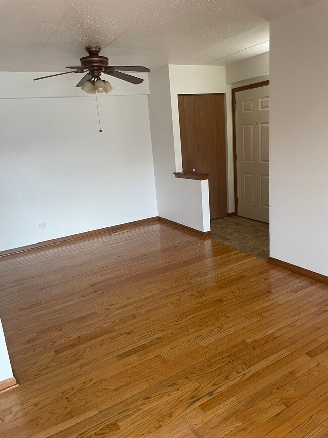 Foto del edificio - 10630 Ridgeland Ave