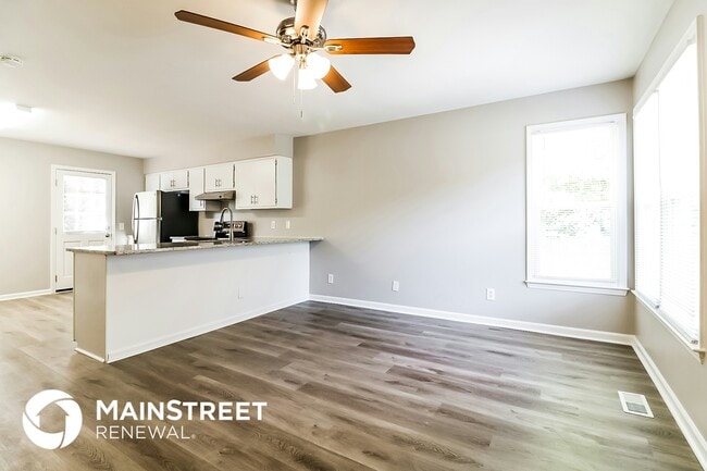 Building Photo - 104 Artesian Dr