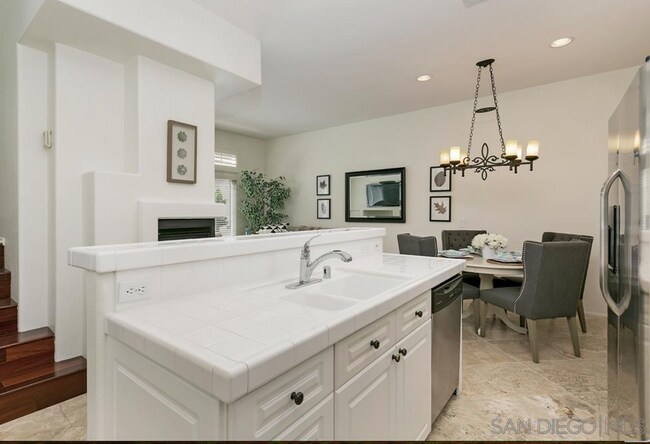 Foto del edificio - 12650 Carmel Country Rd