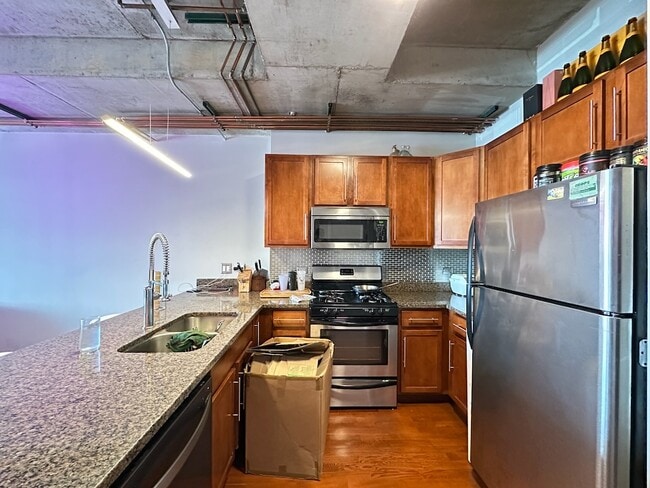 Foto del edificio - 1610 W Fullerton Ave