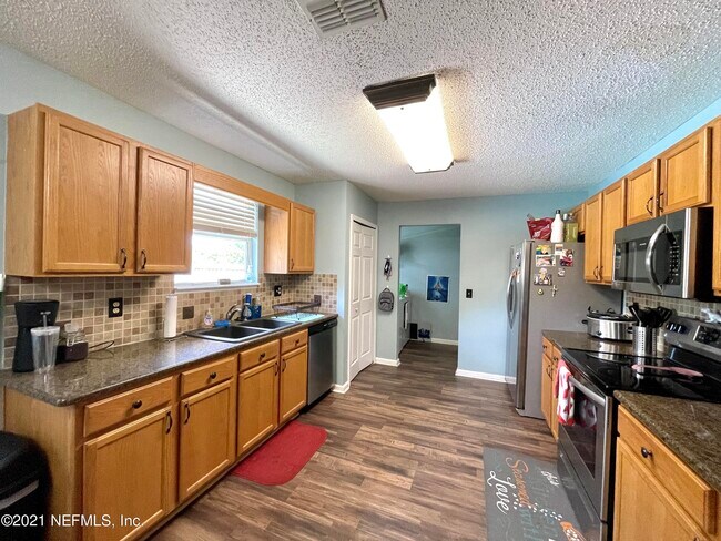 Building Photo - 2664 Glenhaven Dr