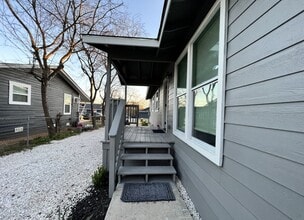 Building Photo - 115 Plainview Dr