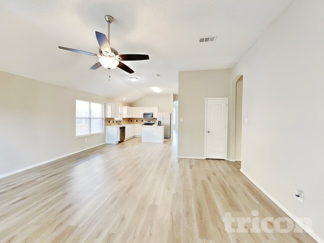 Building Photo - 304 Dakota Dr