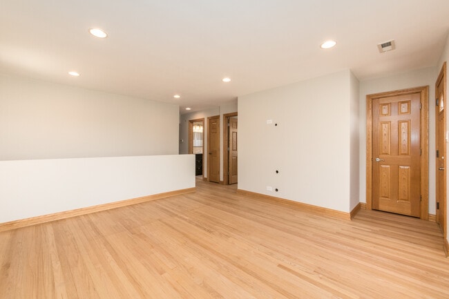 Foto del edificio - 4429 Opal Ave