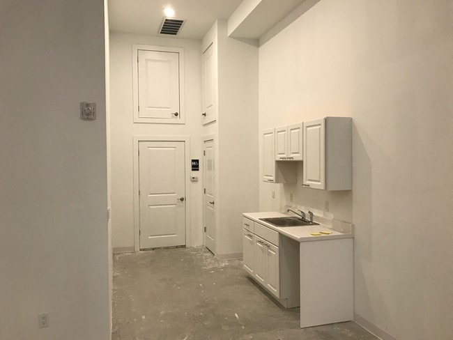 Interior Photo - 251 Newark Ave