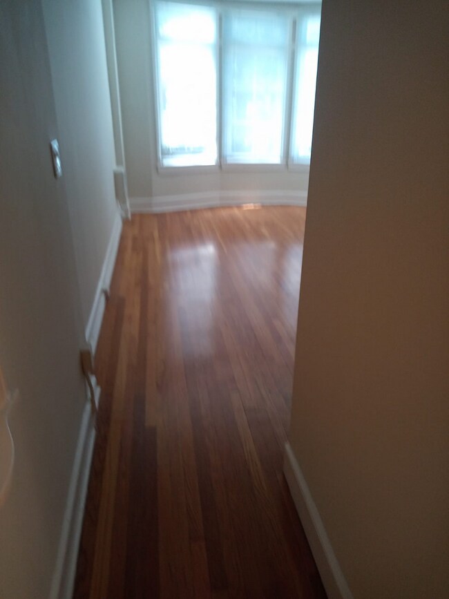 Building Photo - 444 Larkin St