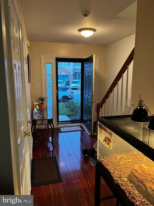 Primary Photo - 36 Woodcrest Ct