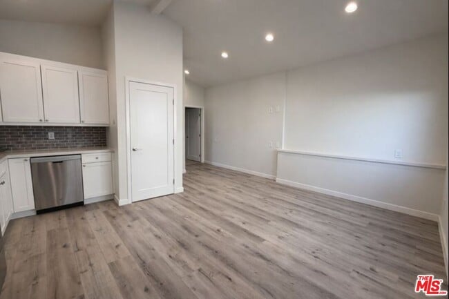 Building Photo - 6140 W 74th St