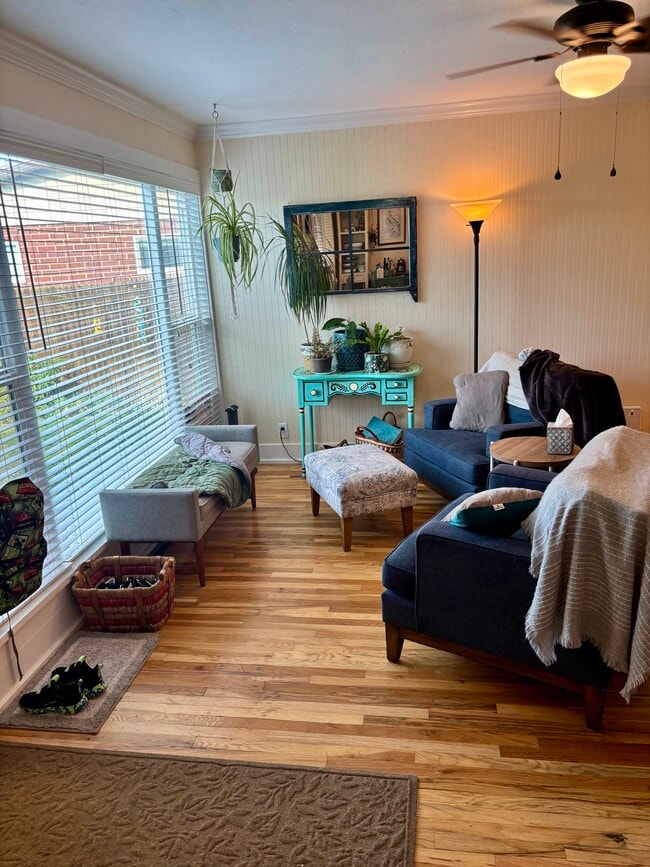 Photo - 1146 Taffeta Dr House