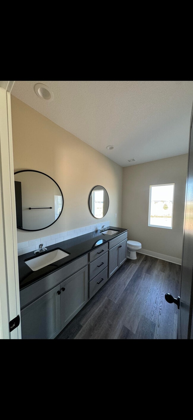 Building Photo - 792 Trails End Ct