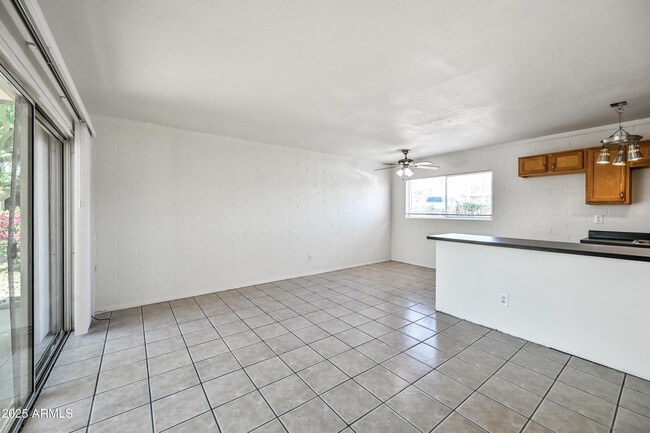 Building Photo - 1710 E Ocotillo Rd