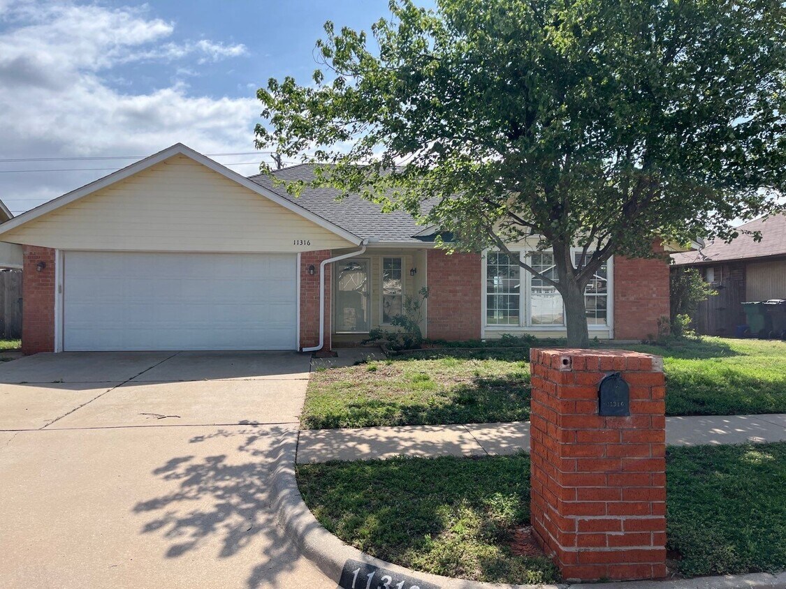 Foto principal - 3 bedroom 2 bath Putnam City Schools