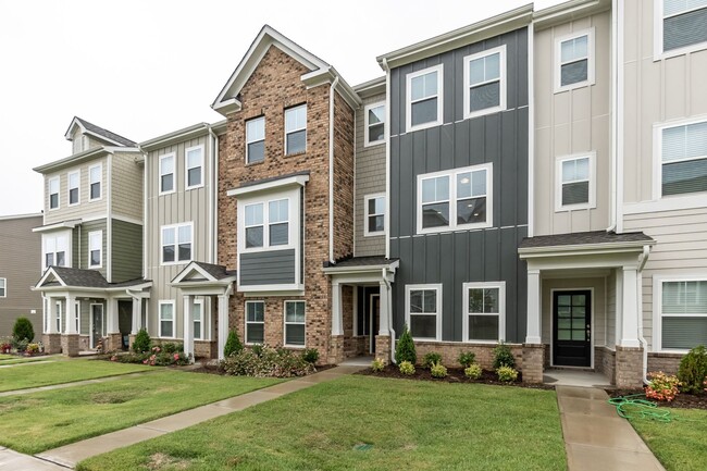 Foto del edificio - High End Townhome in NE Raleigh Right Off ...