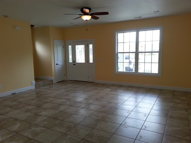 Foto del edificio - 303 W Ashe St