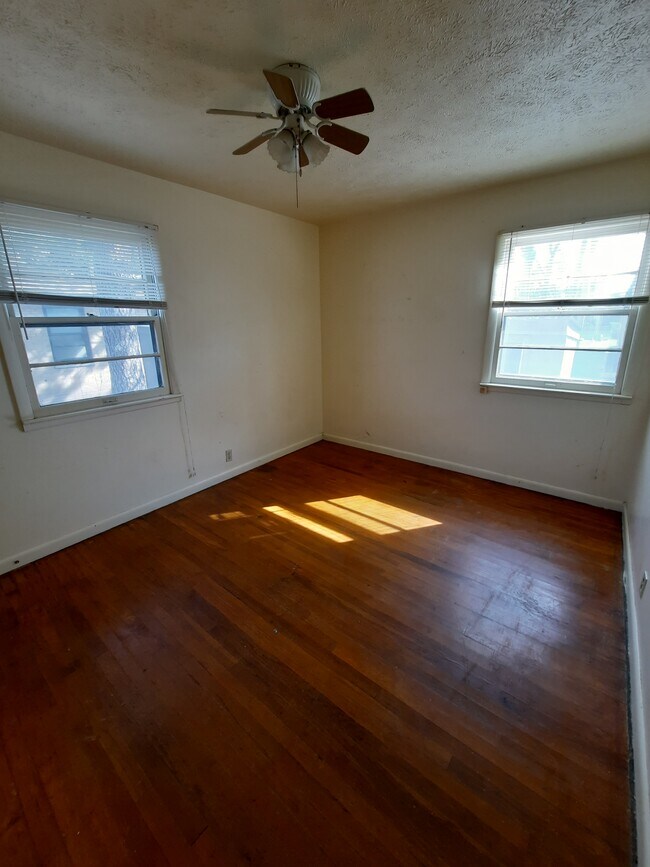 Bedroom 1 - 410 E Prescott Ave