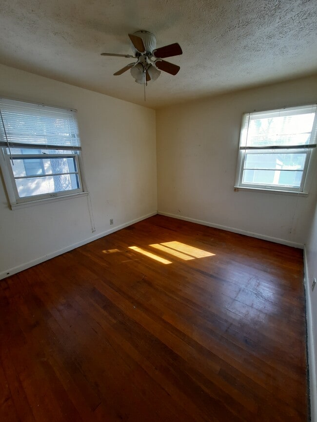 Bedroom 1 - 410 E Prescott Ave