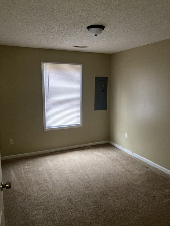 Foto del edificio - 106 Townsley Ct
