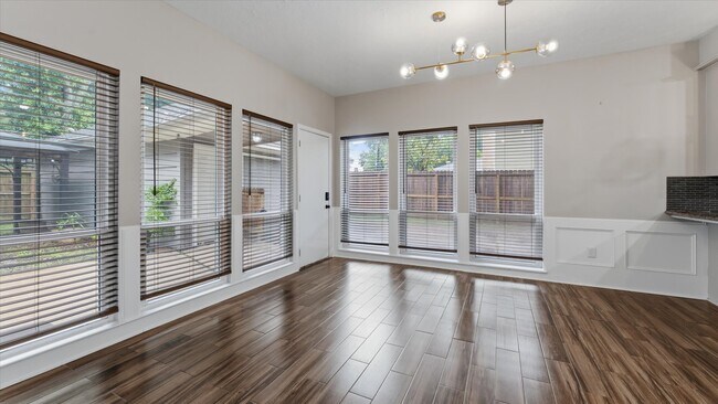 Building Photo - 12015 Fawnview Dr
