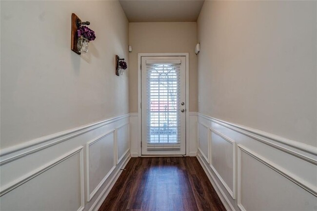 Foto del edificio - 208 Hidden Creek Pt