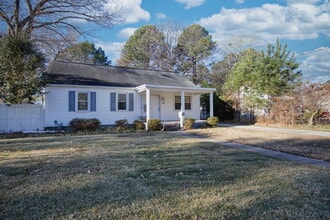 Building Photo - 2423 Shafer St