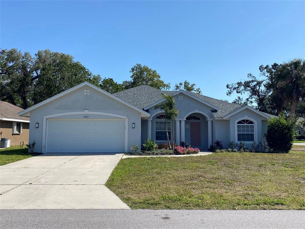 Foto principal - 4511 27th Ave W