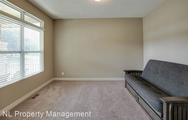 Building Photo - 4 br, 2.5 bath House - 5816 S 171st St